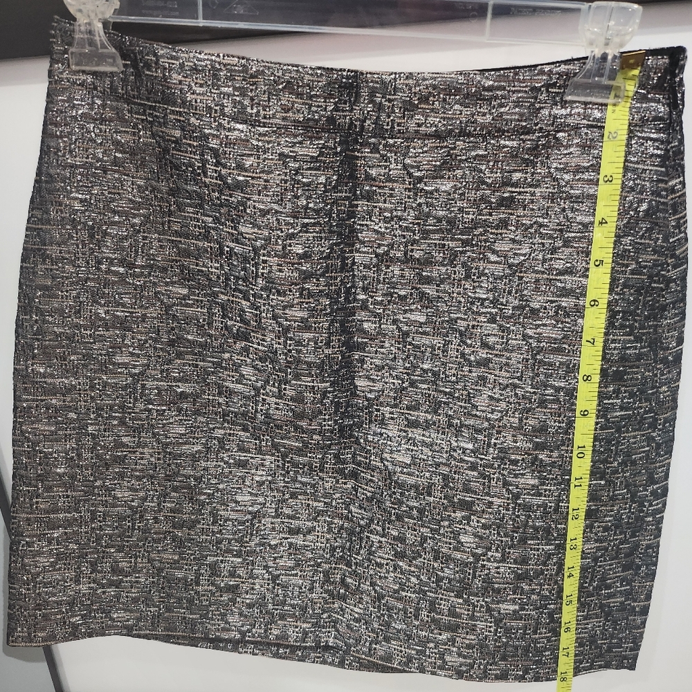 106. Banana Republic skirt